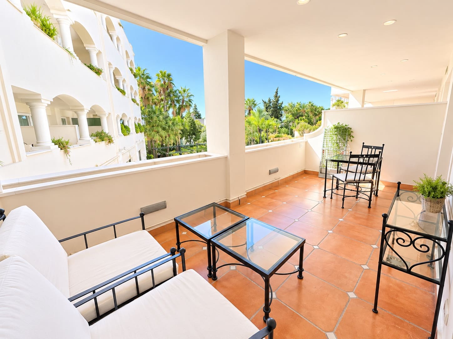 1 soverom Leilighet til salgs i Marbella med svømmebasseng garasje - € 465 000 (Ref: 10102258)