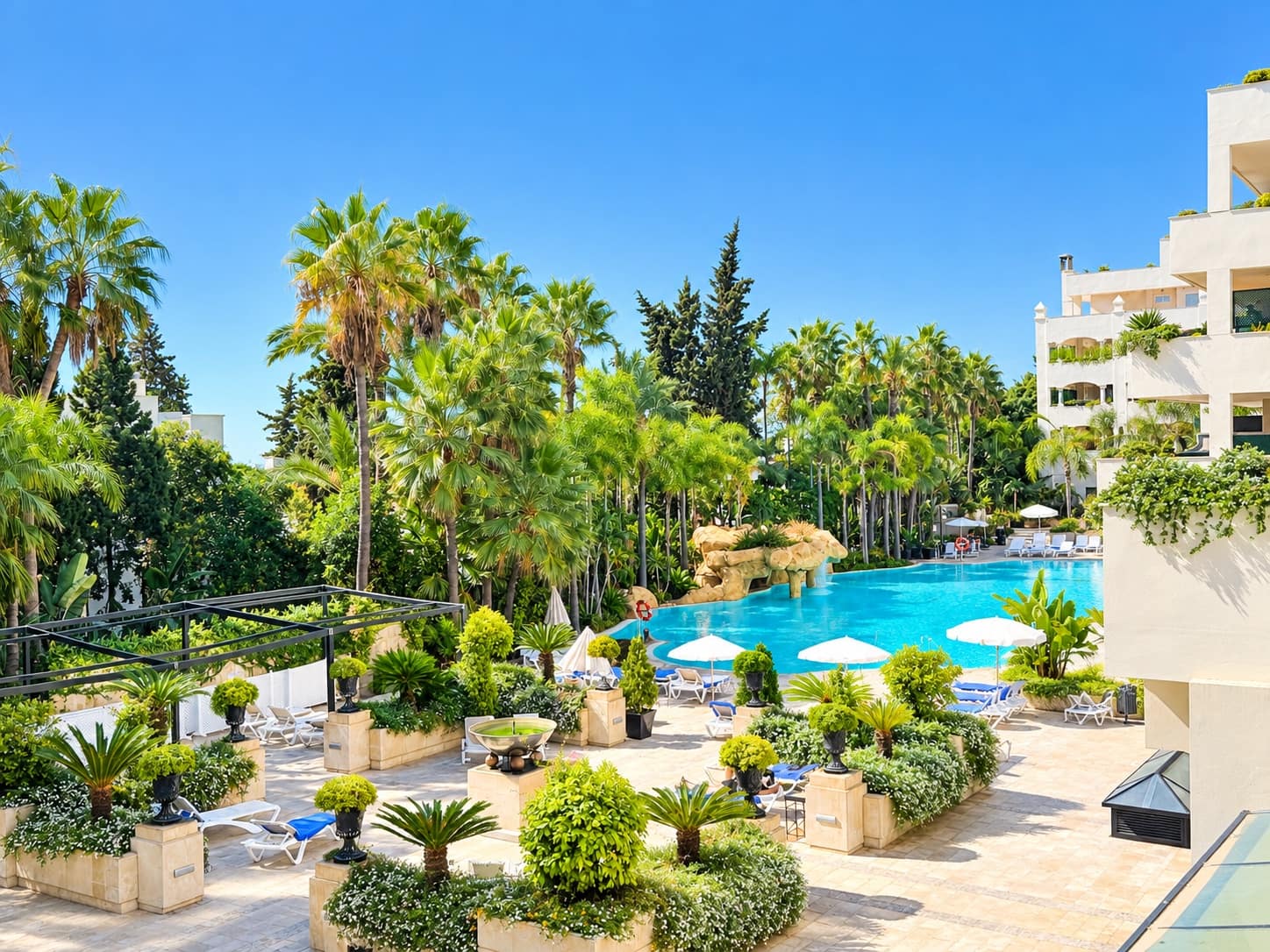1 soverom Leilighet til salgs i Marbella med svømmebasseng garasje - € 465 000 (Ref: 10102258)