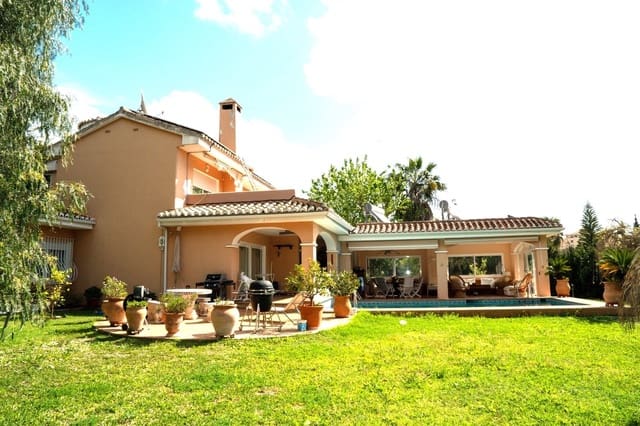 4 quarto Moradia para venda em Marbella com piscina garagem - 1 600 000 € (Ref: 10115663)