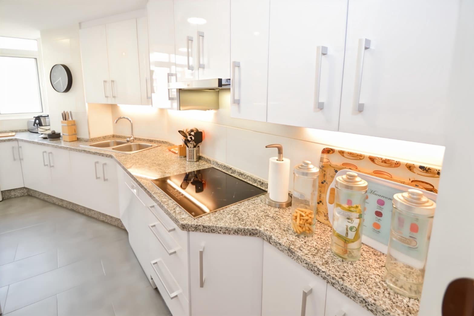 4 bedroom Flat for sale in Torremolinos with pool garage - € 420,000 (Ref: 10124335)