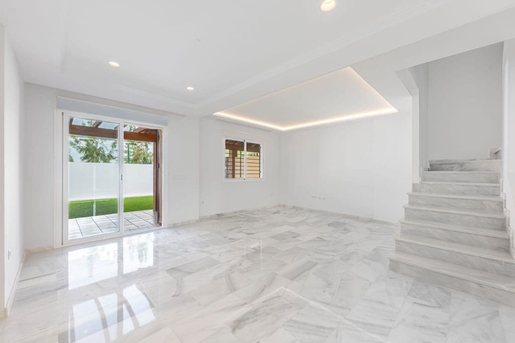 4 chambre Maison de Ville à vendre à Calahonda avec piscine garage - 659 000 € (Ref: 10129090)