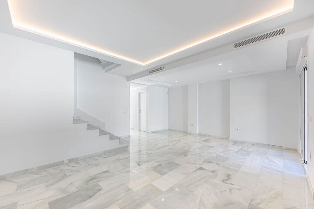 4 chambre Maison de Ville à vendre à Calahonda avec piscine garage - 659 000 € (Ref: 10129090)