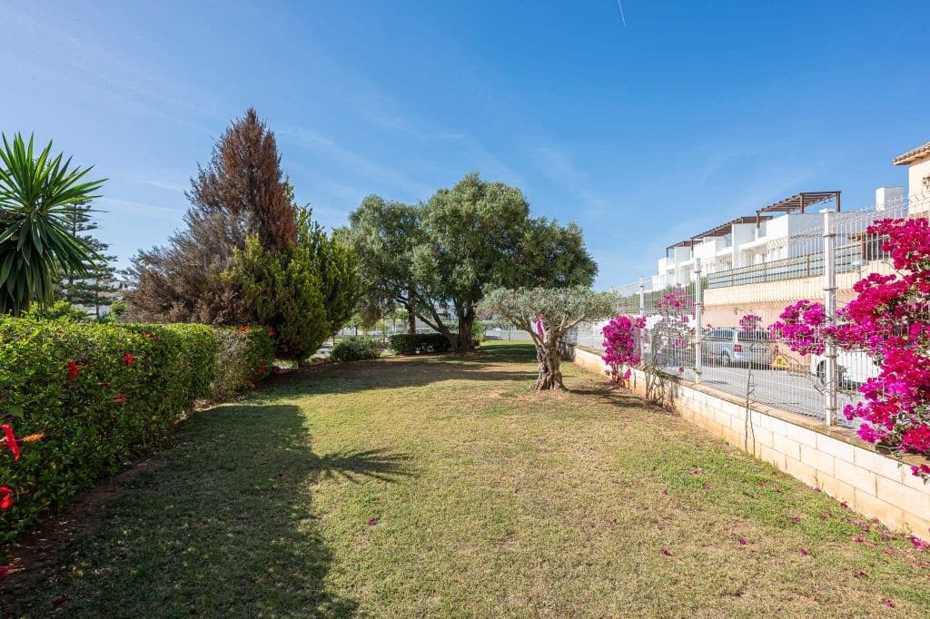 4 chambre Maison de Ville à vendre à Calahonda avec piscine garage - 659 000 € (Ref: 10129090)