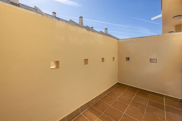 4 bedroom Townhouse for sale in Calahonda, Mijas with pool garage - € 659,000 (Ref: 10129091)