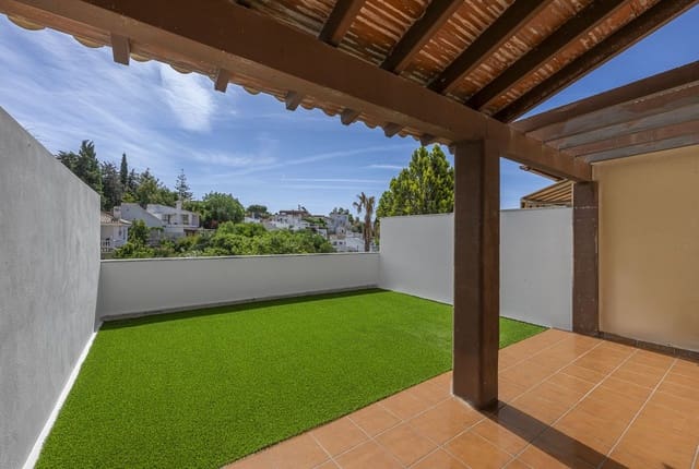 4 bedroom Townhouse for sale in Calahonda, Mijas with pool garage - € 659,000 (Ref: 10129091)