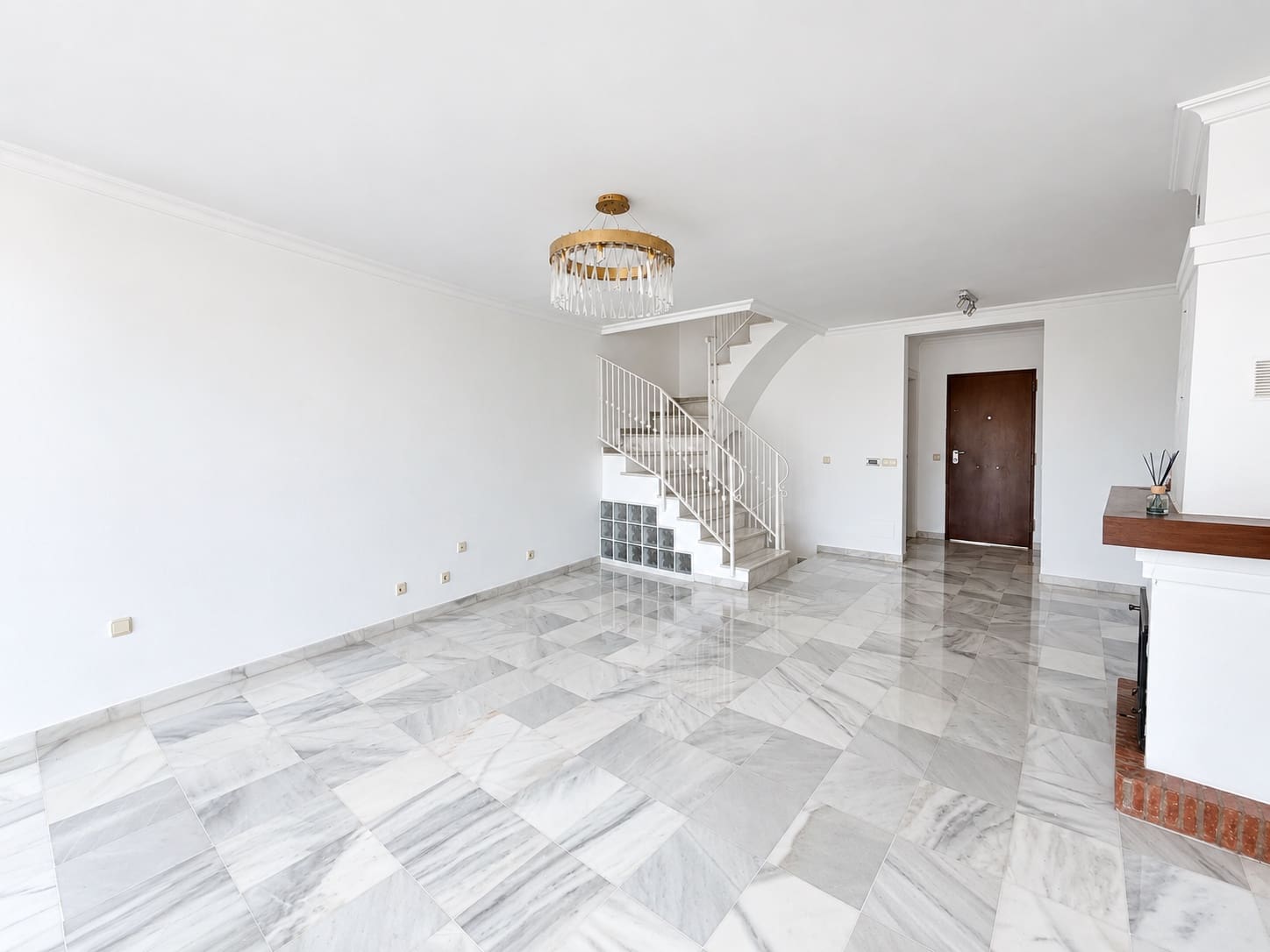 3 makuuhuone Omakotitalo myytävänä paikassa Marbella mukana uima-altaan - 720 000 € (Ref: 10131449)