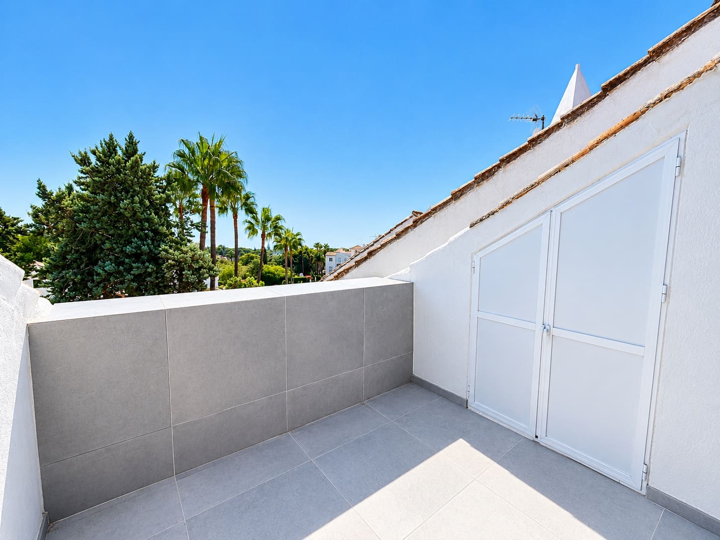 3 makuuhuone Omakotitalo myytävänä paikassa Marbella mukana uima-altaan - 720 000 € (Ref: 10131449)