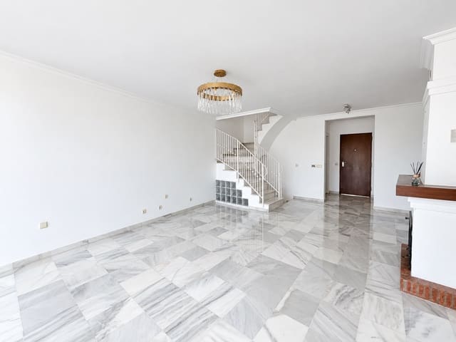 3 makuuhuone Omakotitalo myytävänä paikassa Marbella mukana uima-altaan - 720 000 € (Ref: 10131449)
