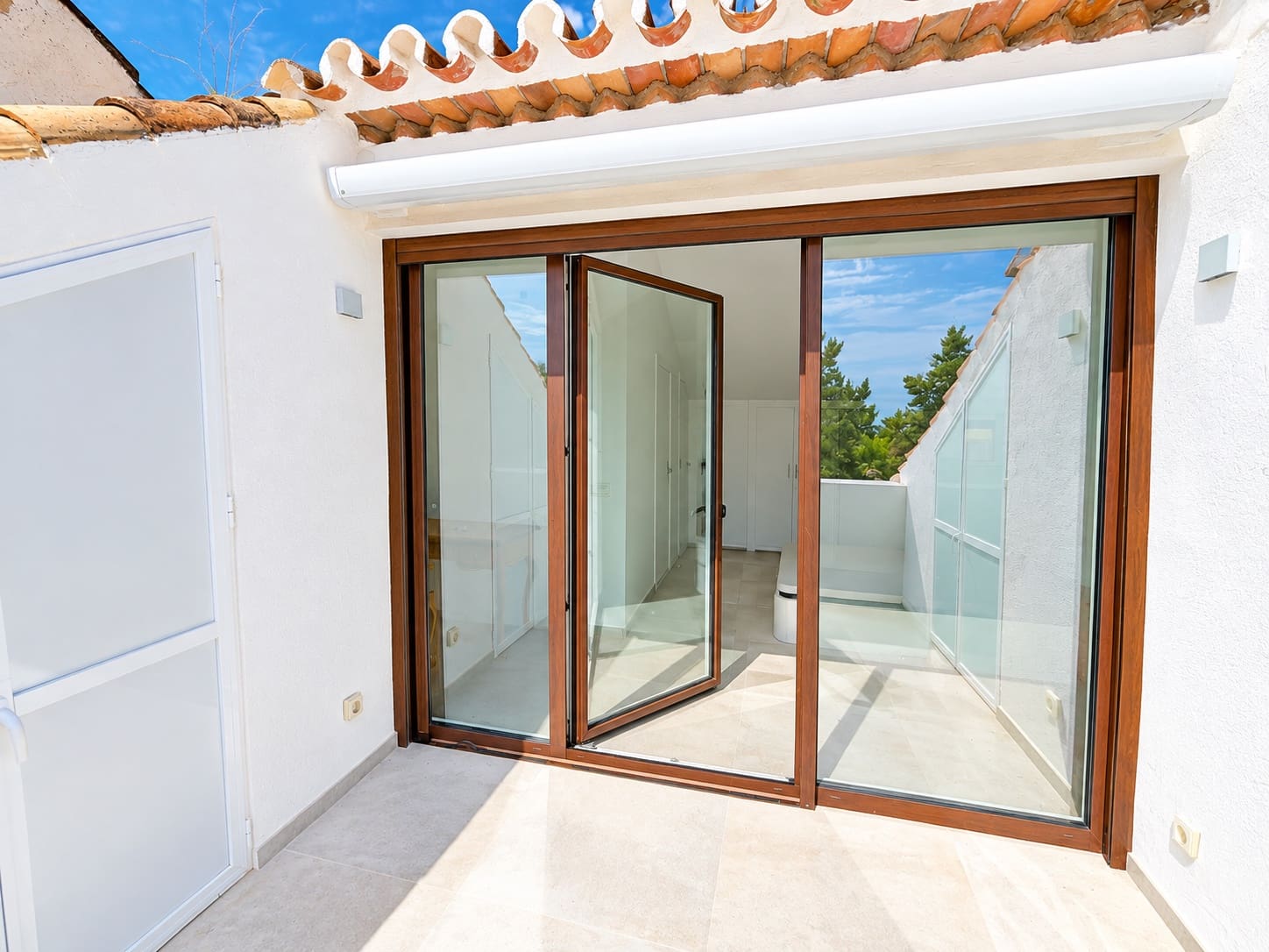 3 makuuhuone Omakotitalo myytävänä paikassa Marbella mukana uima-altaan - 720 000 € (Ref: 10131449)
