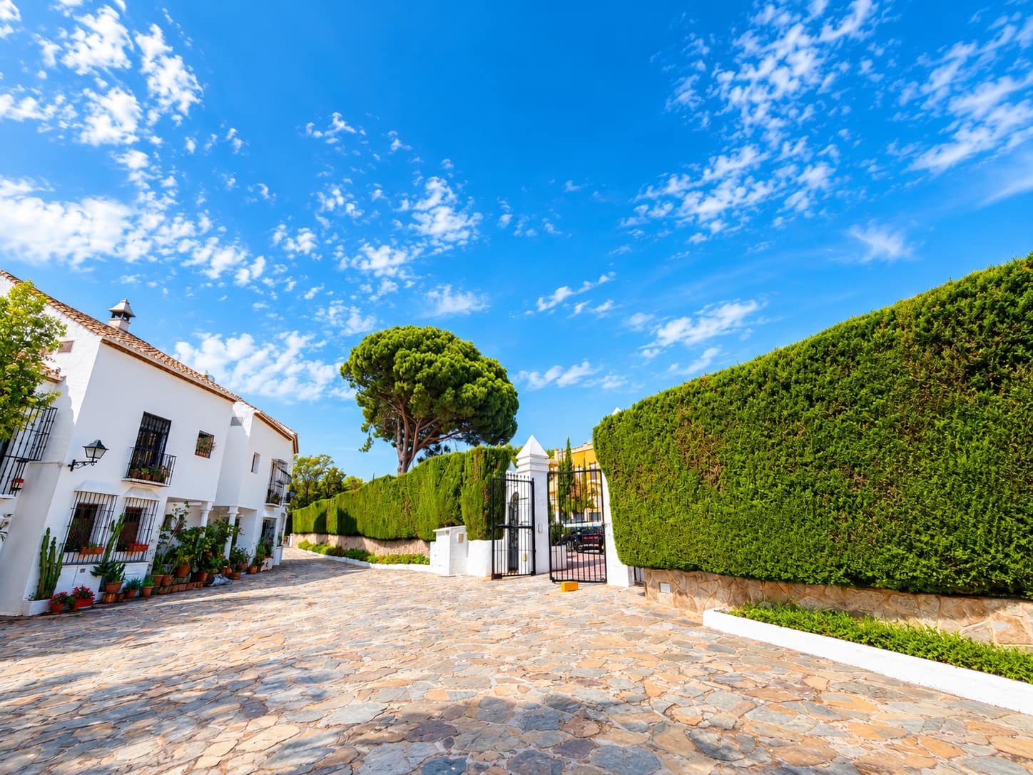 3 makuuhuone Omakotitalo myytävänä paikassa Marbella mukana uima-altaan - 720 000 € (Ref: 10131449)