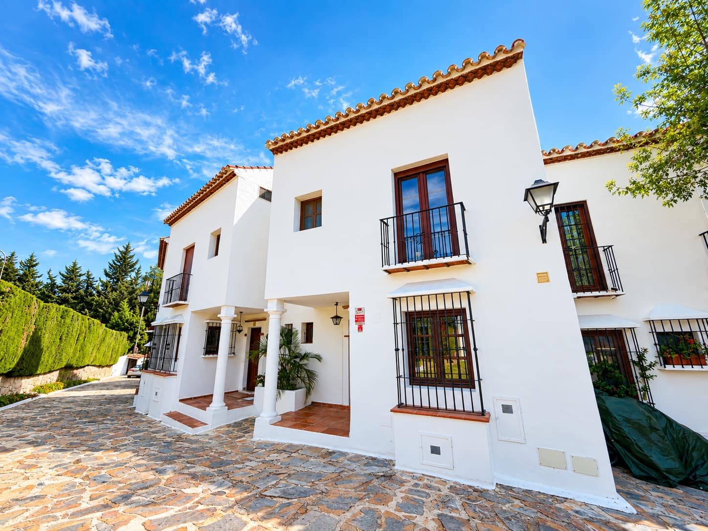 3 makuuhuone Omakotitalo myytävänä paikassa Marbella mukana uima-altaan - 720 000 € (Ref: 10131449)