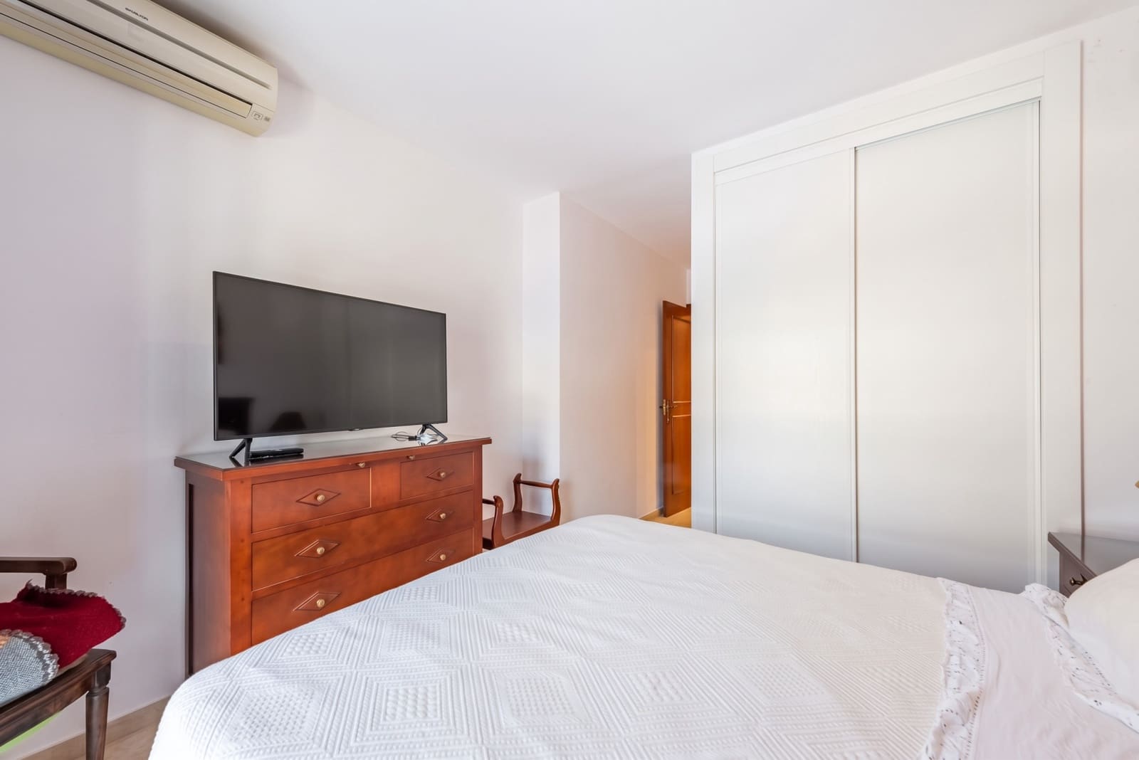 3 Zimmer Haus zu verkaufen in Benahavis mit Pool Garage - 450.000 € (Ref: 10135960)