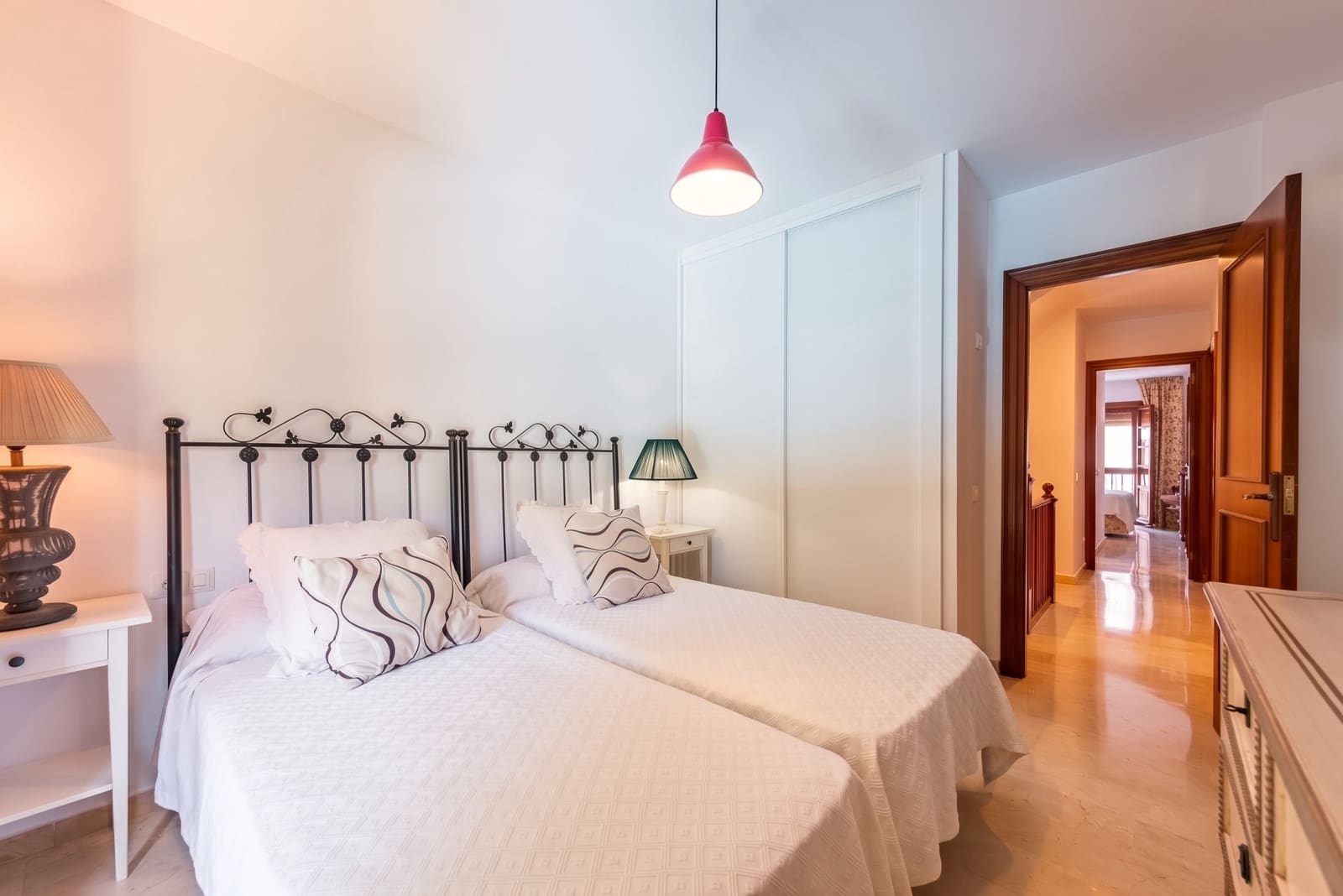 3 Zimmer Haus zu verkaufen in Benahavis mit Pool Garage - 450.000 € (Ref: 10135960)