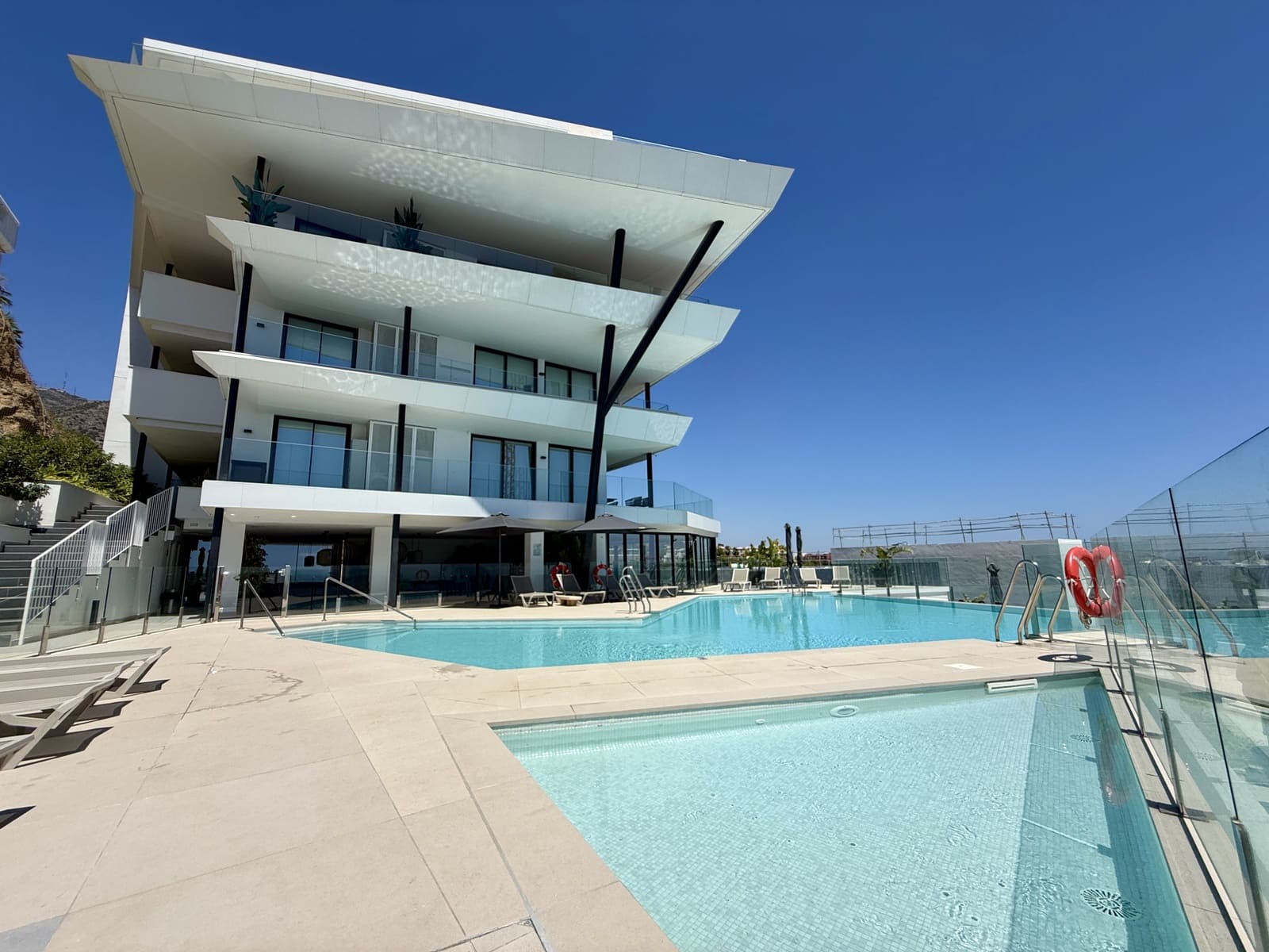 2 sovrum Lägenhet till salu i Fuengirola med pool garage - 994 000 € (Ref: 10139659)
