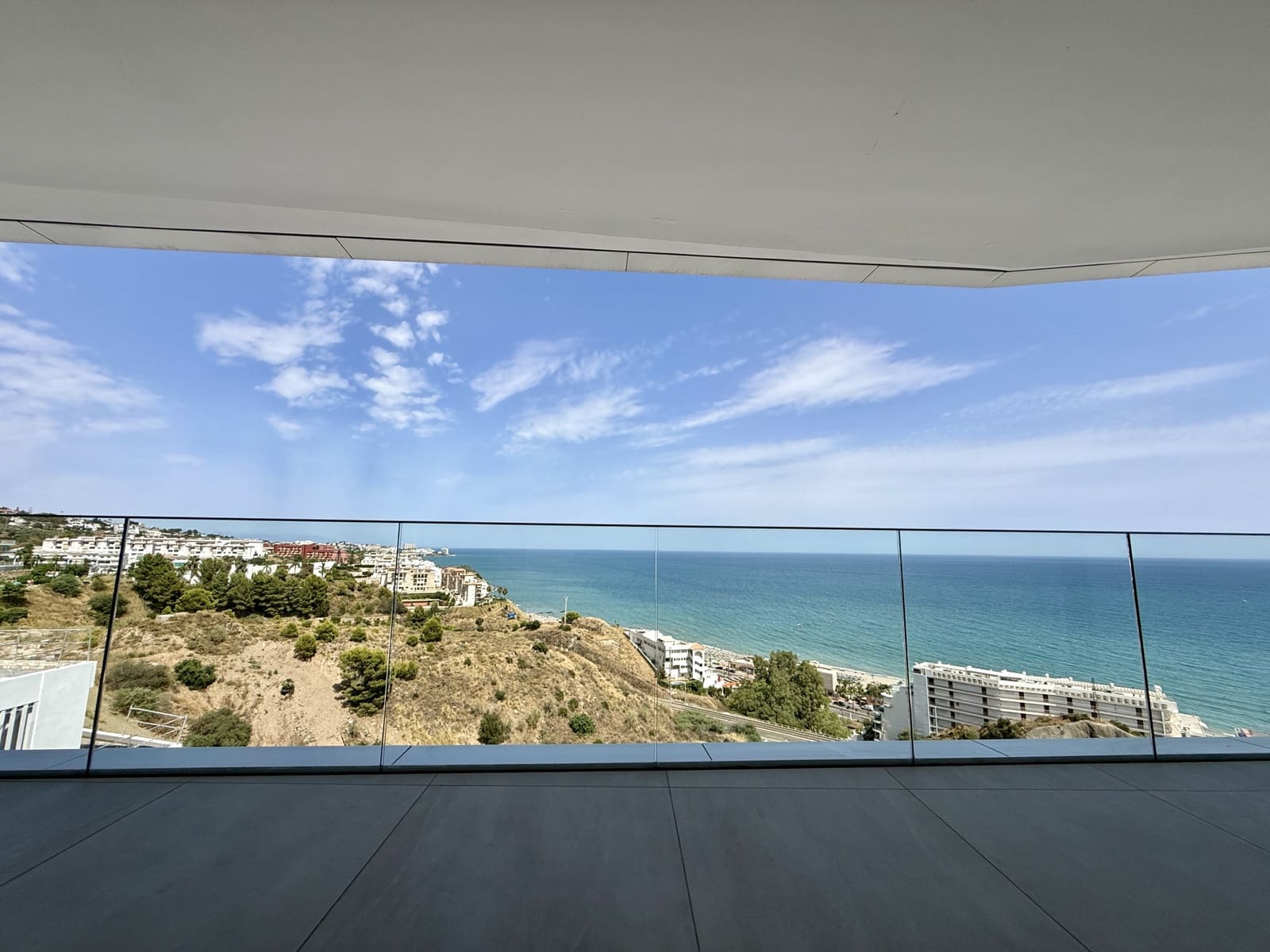 2 sovrum Lägenhet till salu i Fuengirola med pool garage - 994 000 € (Ref: 10139659)