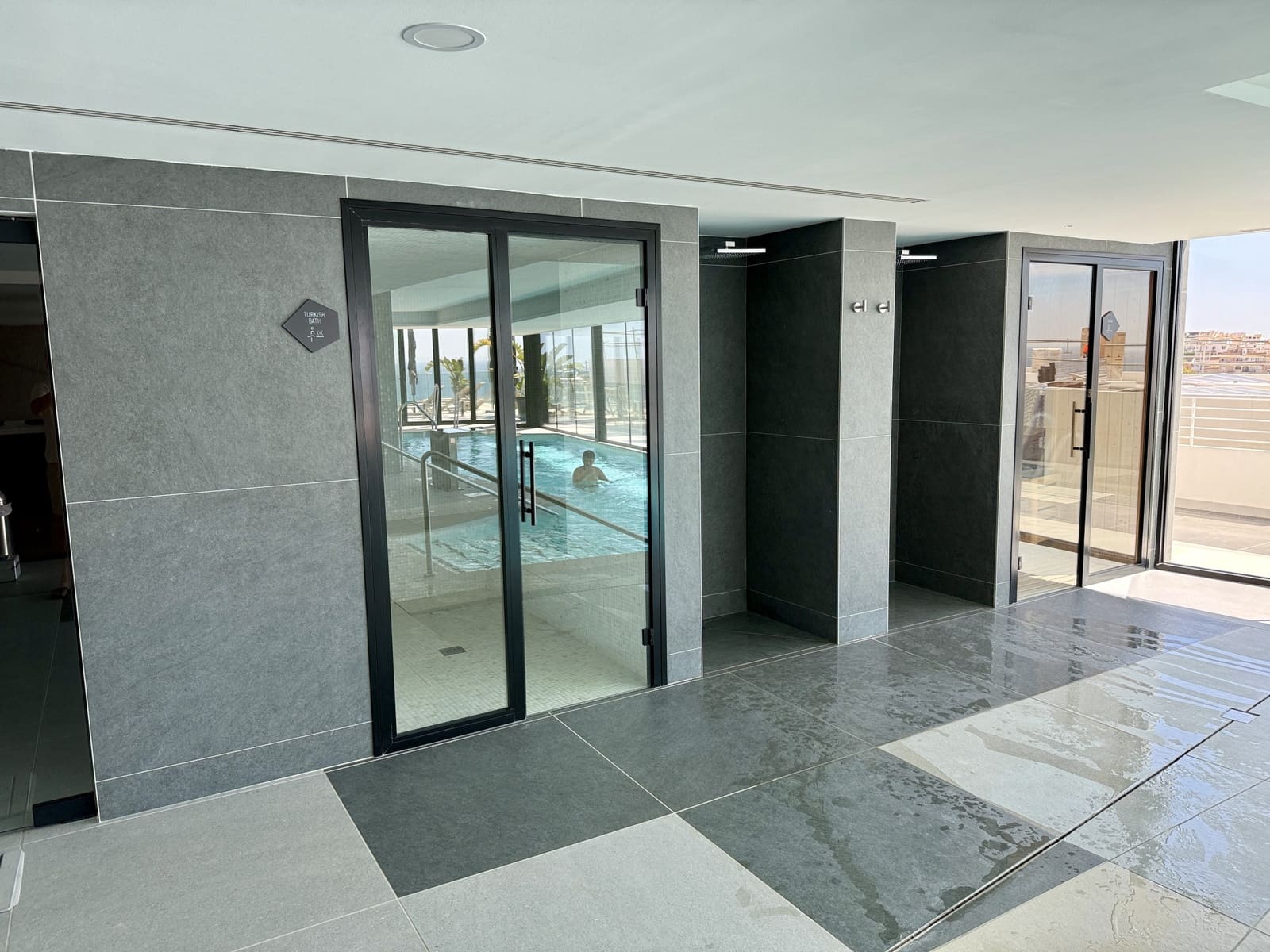 2 sovrum Lägenhet till salu i Fuengirola med pool garage - 994 000 € (Ref: 10139659)