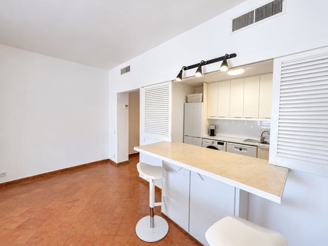 1 soveværelse Lejlighed til salg i Puerto Banus, Marbella med swimmingpool garage - € 650.000 (Ref: 10154967)