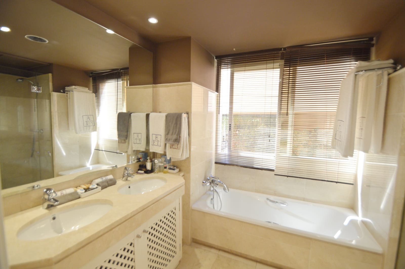 3 bedroom Apartment for sale in Marbella with pool garage - € 699,900 (Ref: 5052172)