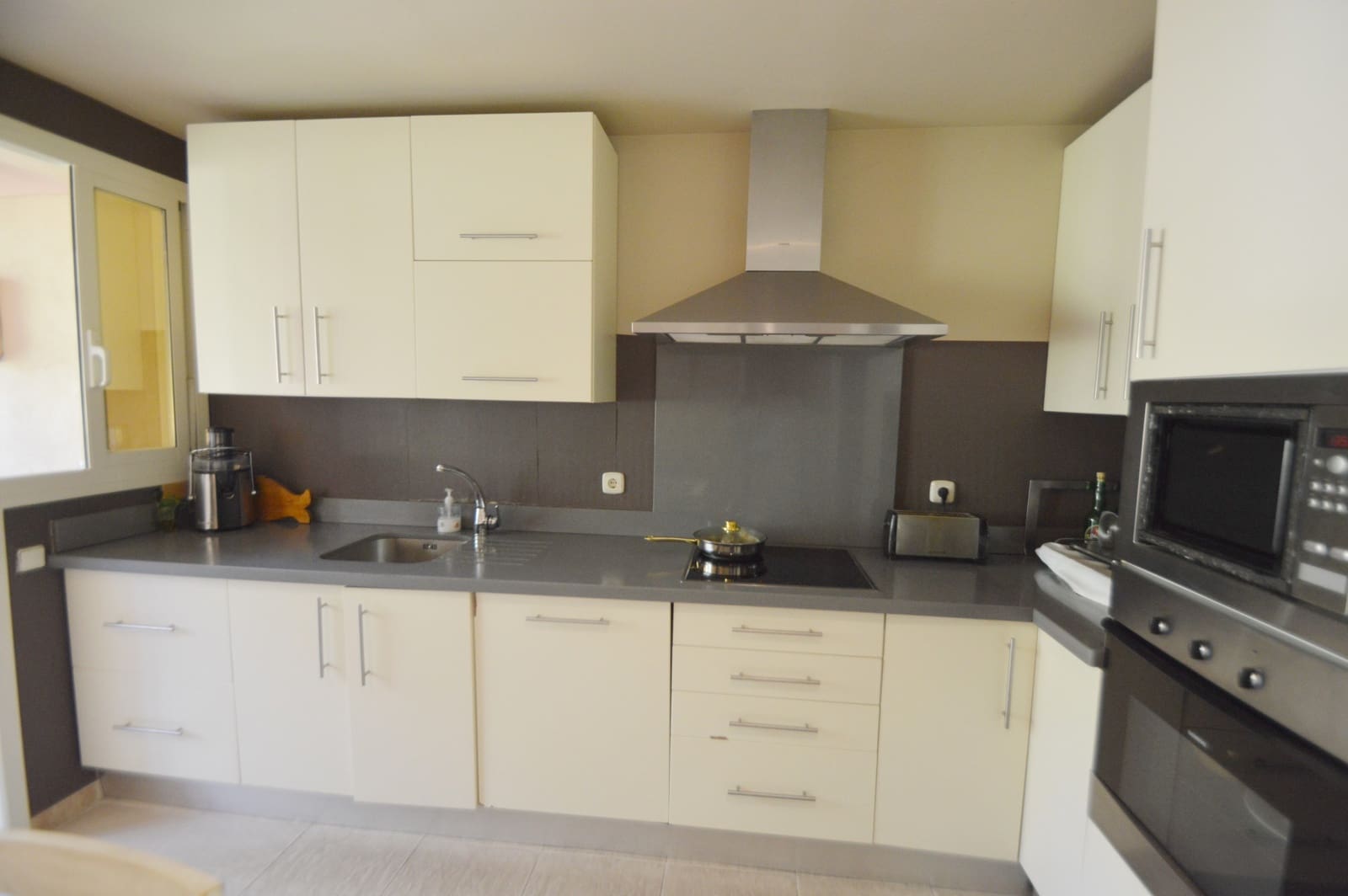 3 bedroom Apartment for sale in Marbella with pool garage - € 699,900 (Ref: 5052172)