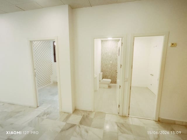 Bureau à vendre à Marbella avec piscine - 325 000 € (Ref: 5052227)