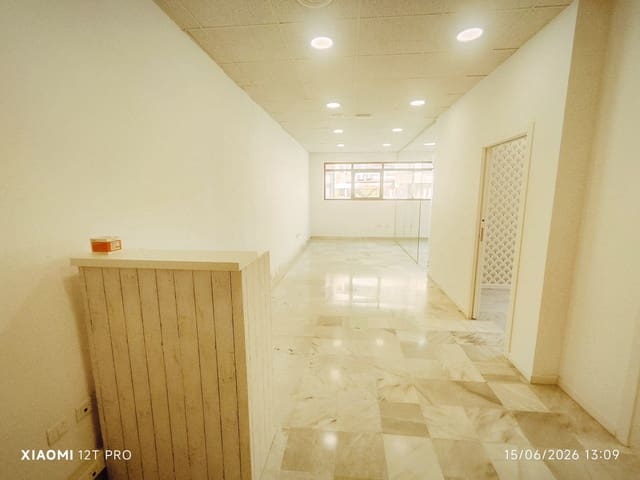 Bureau à vendre à Marbella avec piscine - 325 000 € (Ref: 5052227)