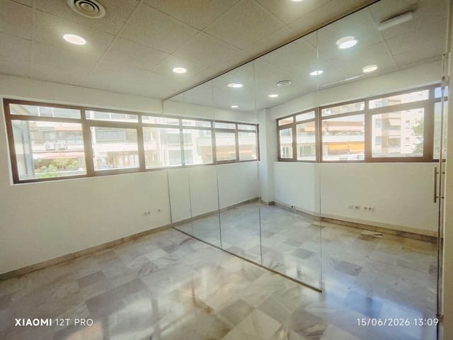 Bureau à vendre à Marbella avec piscine - 325 000 € (Ref: 5052227)