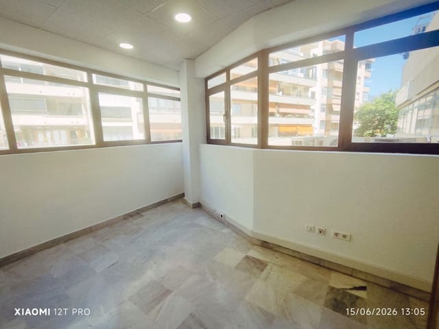 Bureau à vendre à Marbella avec piscine - 325 000 € (Ref: 5052227)
