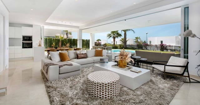 Chalet de 4 habitaciones en Marbella en venta con piscina garaje - 2.600.000 € (Ref: 5052333)