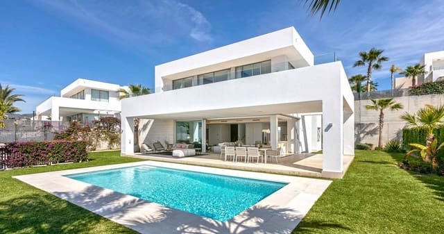 4 bedroom Villa for sale in Marbella with pool garage - € 2,600,000 (Ref: 5052333)