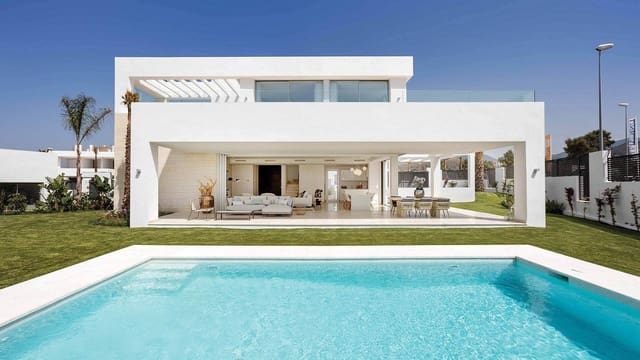 4 bedroom Villa for sale in Marbella with pool garage - € 2,600,000 (Ref: 5052333)
