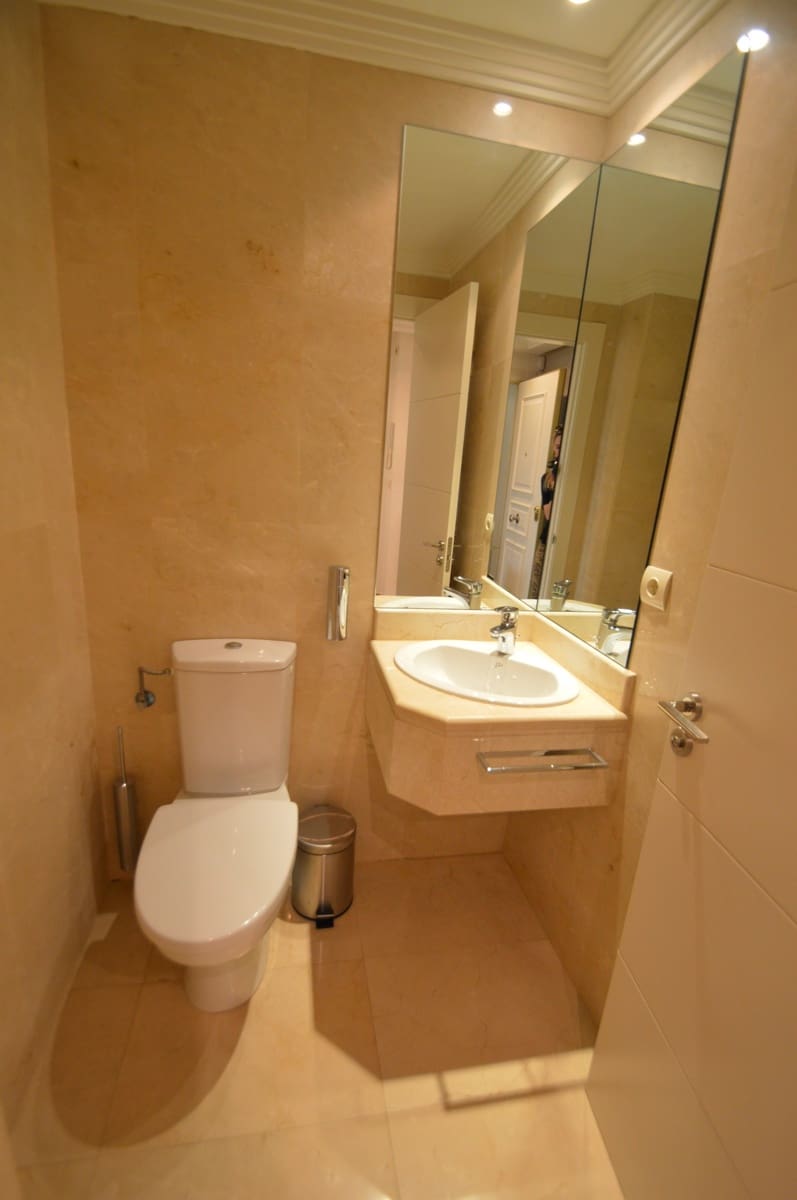3 bedroom Apartment for sale in Marbella with pool garage - € 720,000 (Ref: 5052504)