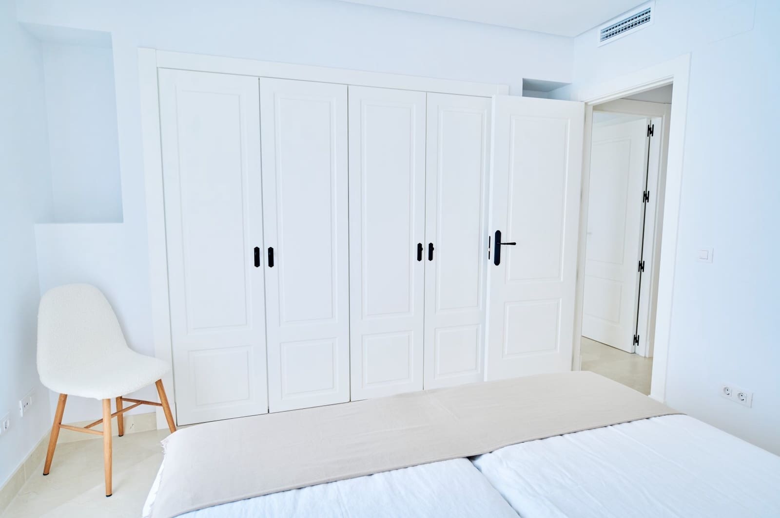 2 sovrum Lägenhet till salu i Nueva Andalucia med pool garage - 456 000 € (Ref: 5052515)
