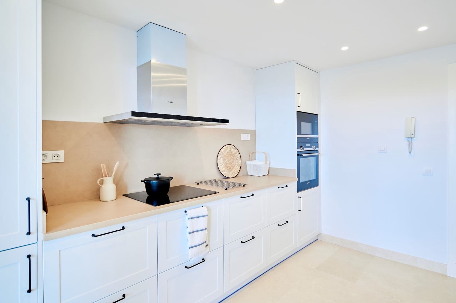 2 sovrum Lägenhet till salu i Nueva Andalucia med pool garage - 456 000 € (Ref: 5052515)