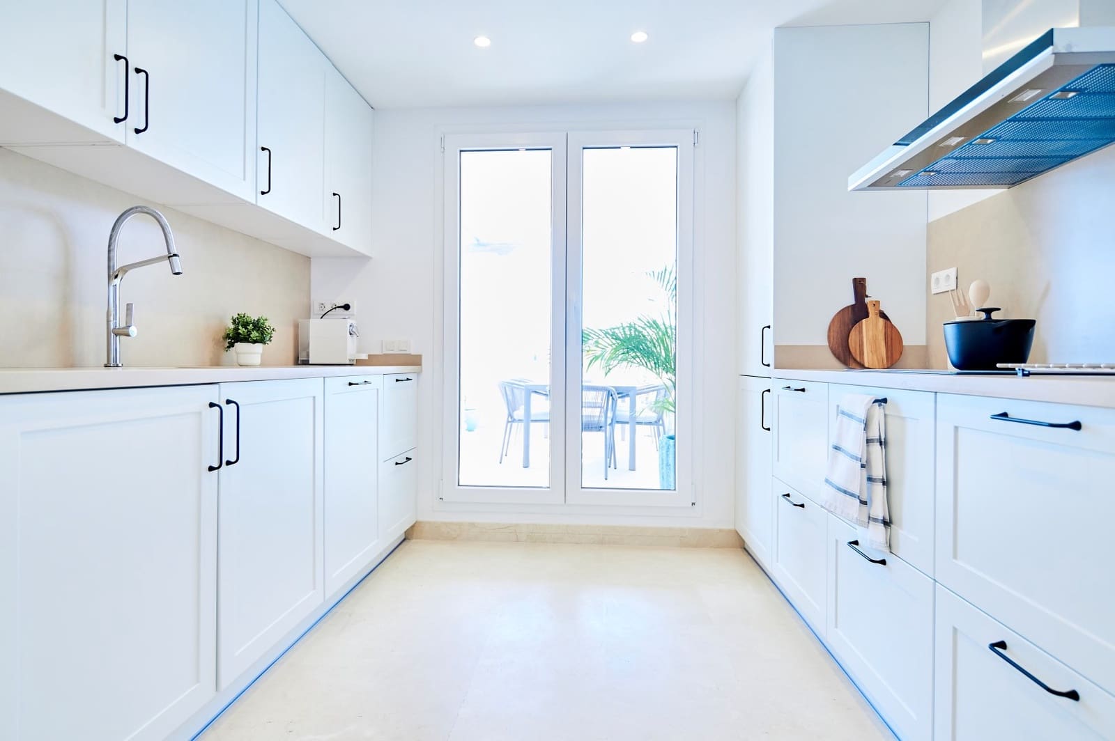 2 sovrum Lägenhet till salu i Nueva Andalucia med pool garage - 456 000 € (Ref: 5052515)