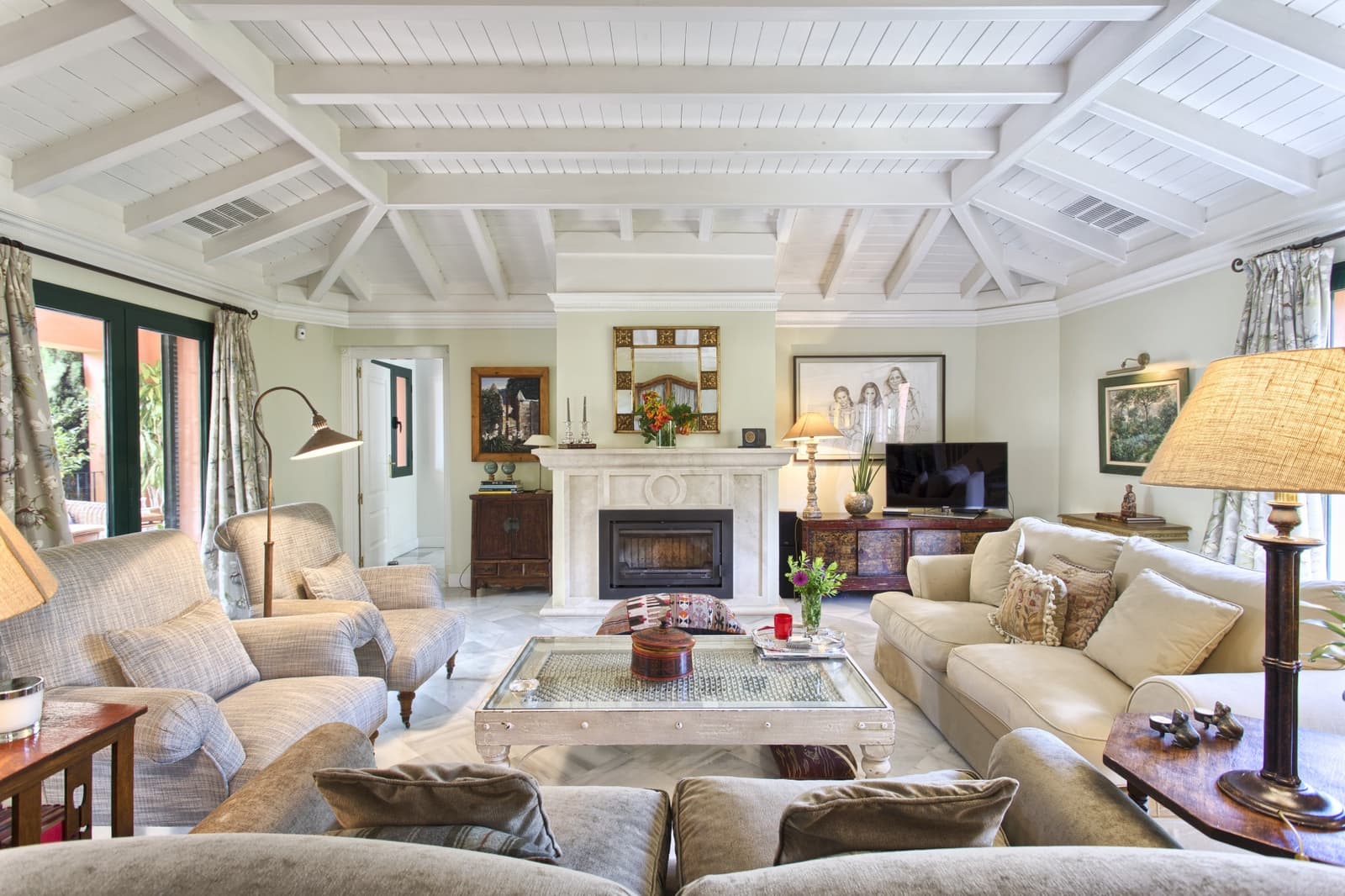 5 bedroom Villa for sale in Marbella with pool garage - € 4,500,000 (Ref: 5052650)