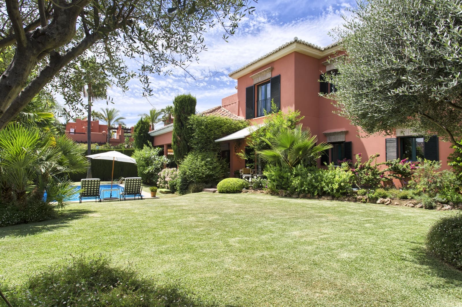 5 bedroom Villa for sale in Marbella with pool garage - € 4,500,000 (Ref: 5052650)