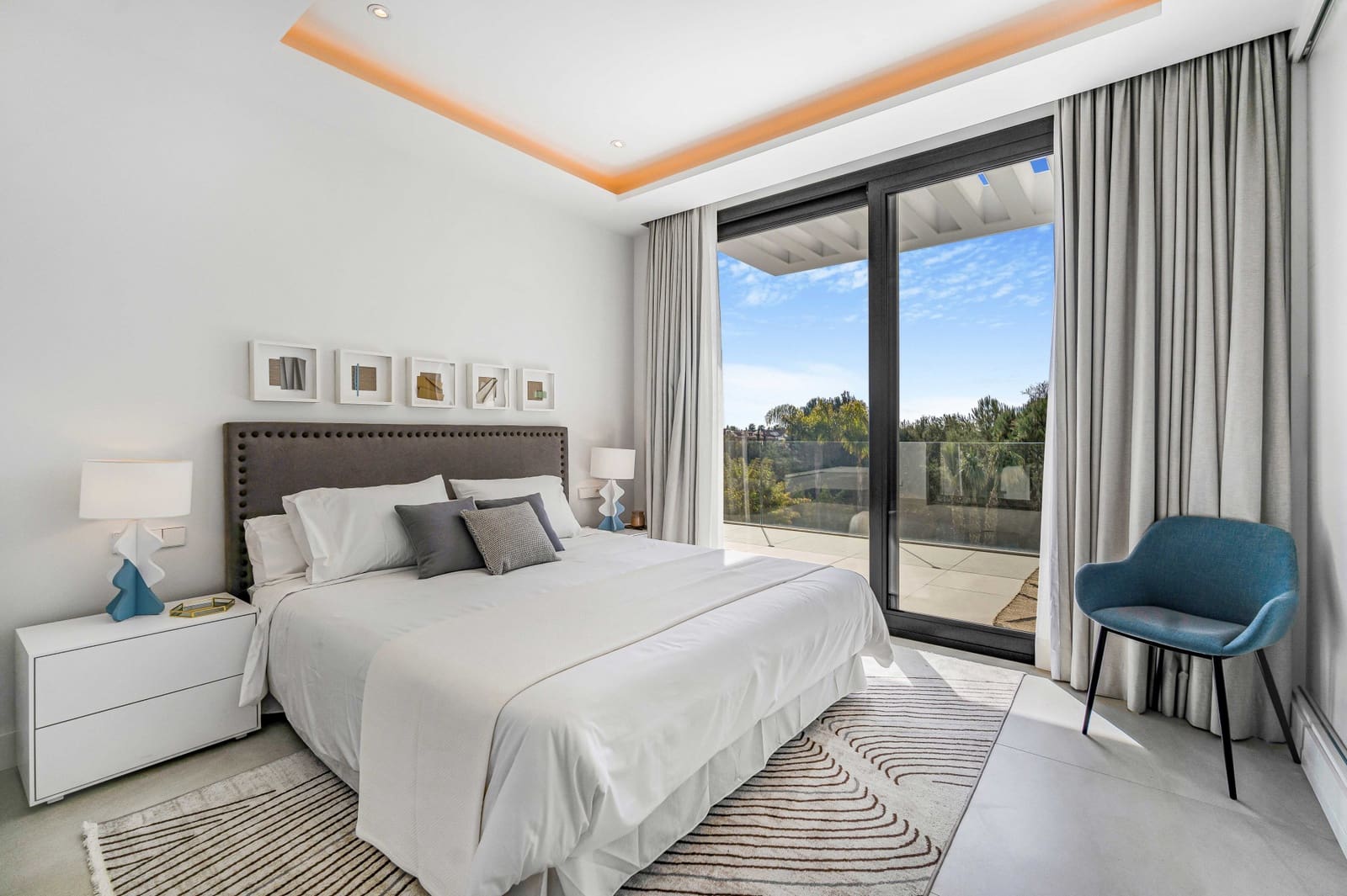 6 bedroom Villa for sale in Marbella with pool garage - € 5,900,000 (Ref: 5052829)