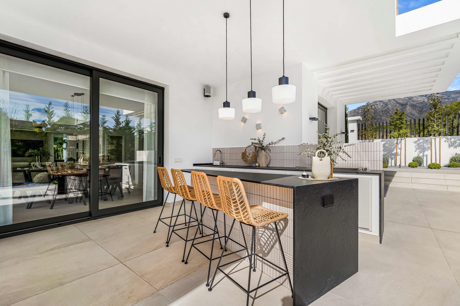 6 bedroom Villa for sale in Marbella with pool garage - € 5,900,000 (Ref: 5052829)