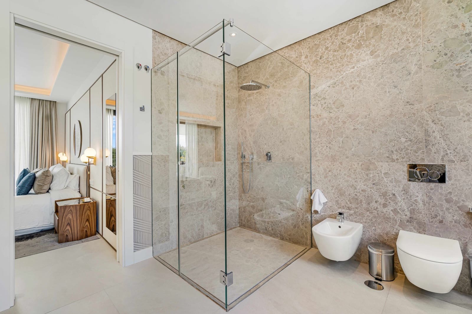 6 bedroom Villa for sale in Marbella with pool garage - € 5,900,000 (Ref: 5052829)