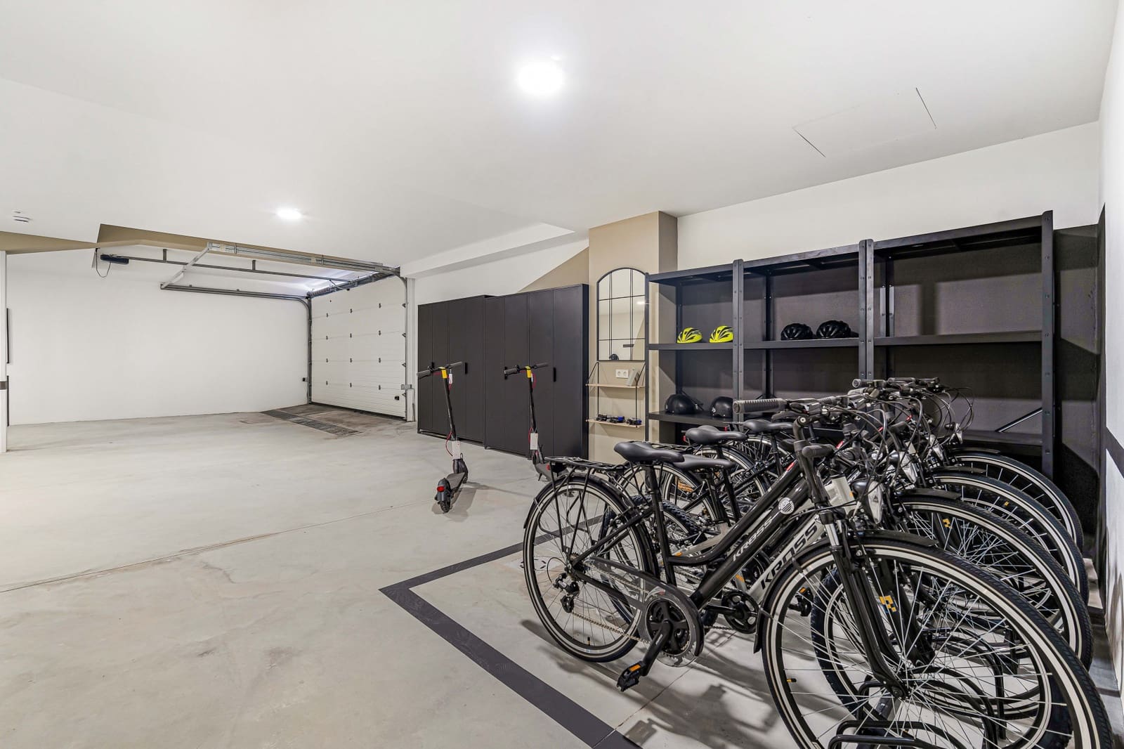 6 bedroom Villa for sale in Marbella with pool garage - € 5,900,000 (Ref: 5052829)