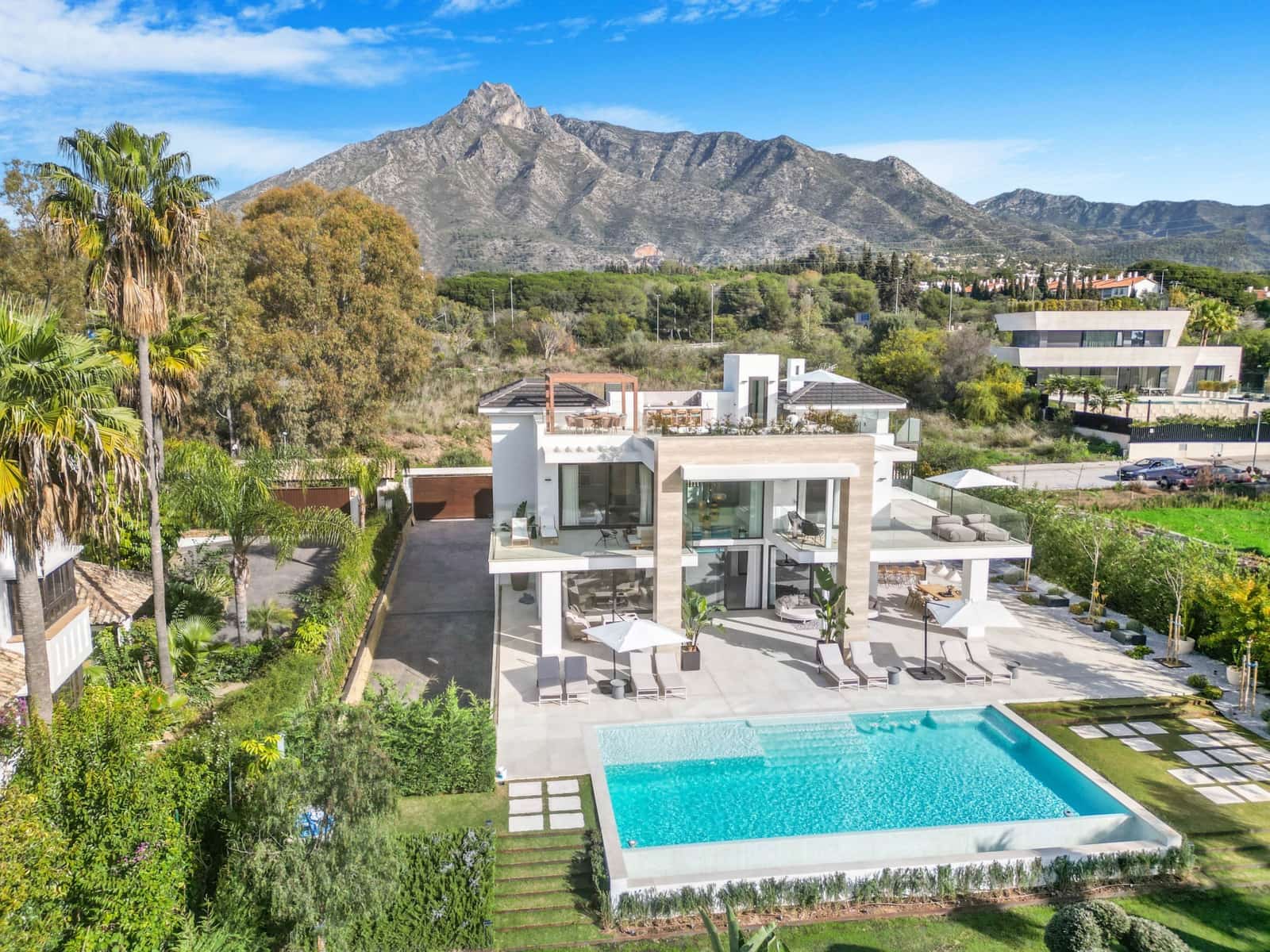 6 sovrum Villa till salu i Marbella med pool garage - 5 495 000 € (Ref: 5052829)