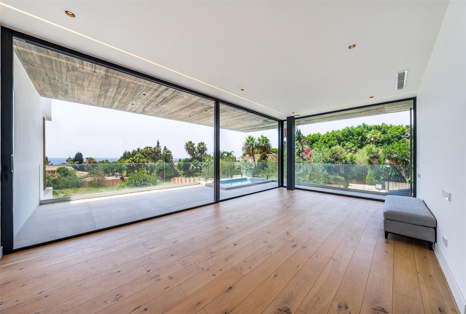 5 sypialnia Willa na sprzedaż w Marbella z basenem garażem - 3 950 000 € (Ref: 5412453)