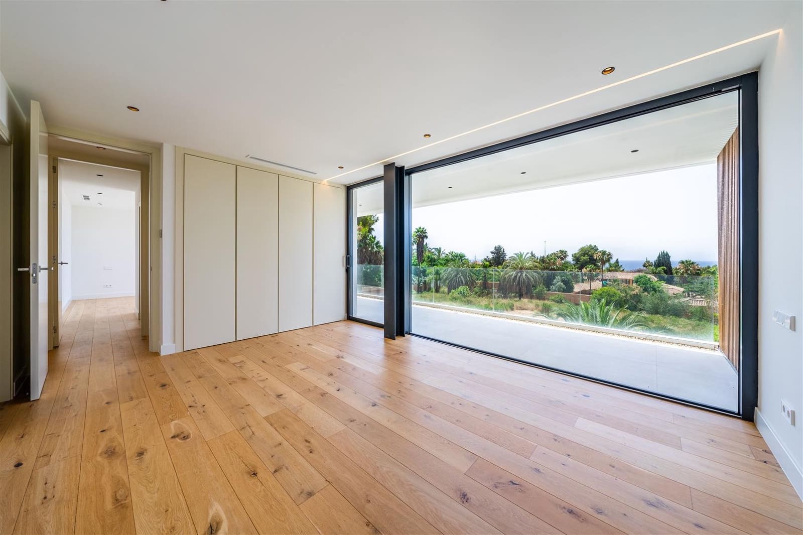 5 sypialnia Willa na sprzedaż w Marbella z basenem garażem - 3 950 000 € (Ref: 5412453)