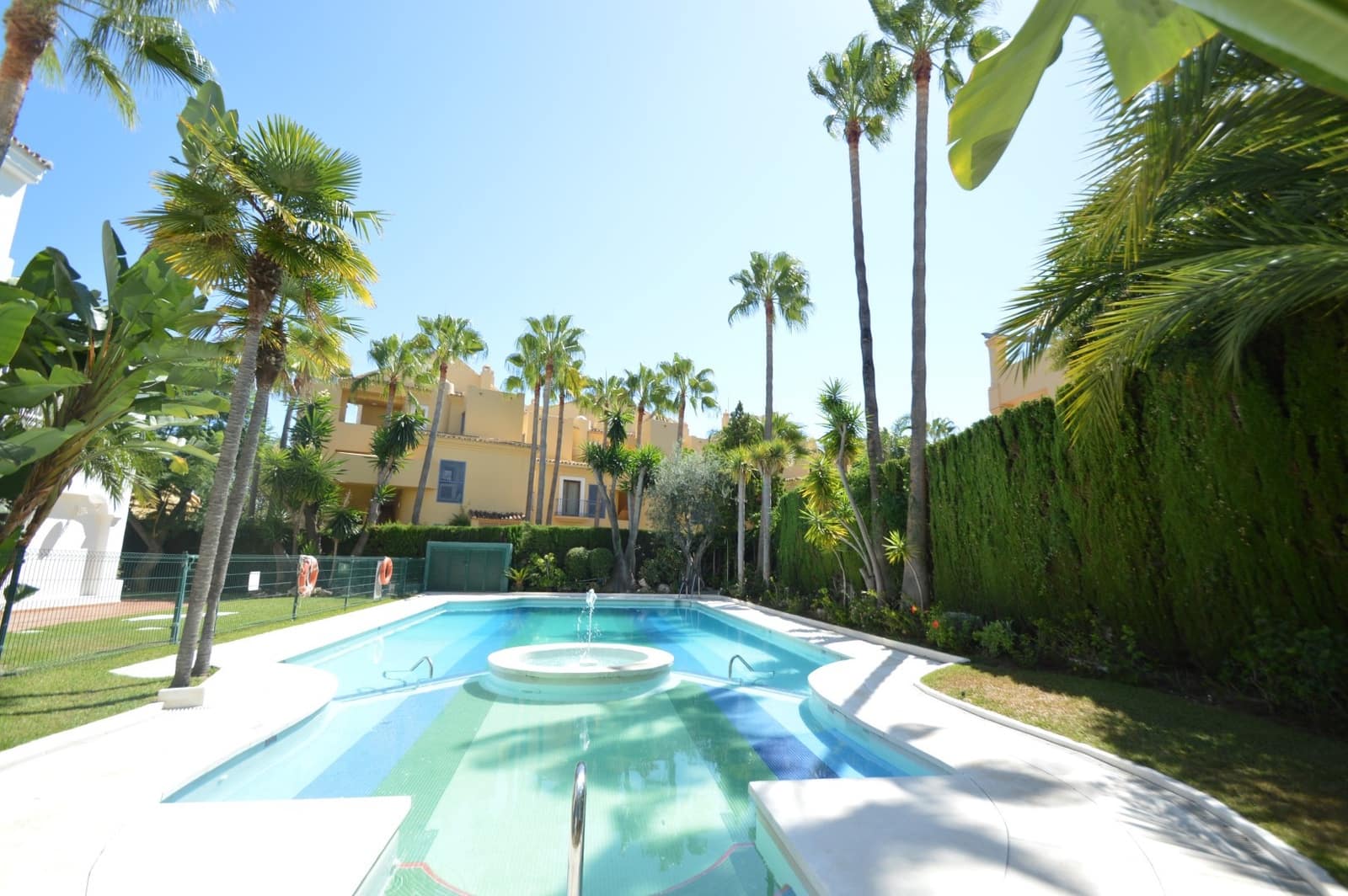 5 soveværelse Lejlighed til salg i Marbella med swimmingpool garage - € 735.000 (Ref: 5540164)