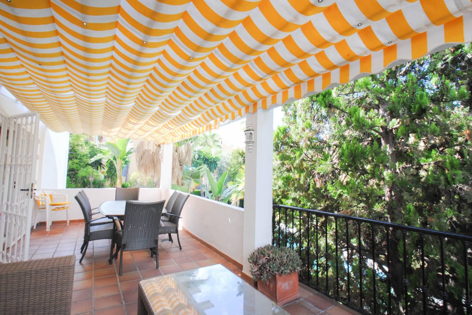 5 soveværelse Lejlighed til salg i Marbella med swimmingpool garage - € 735.000 (Ref: 5540164)