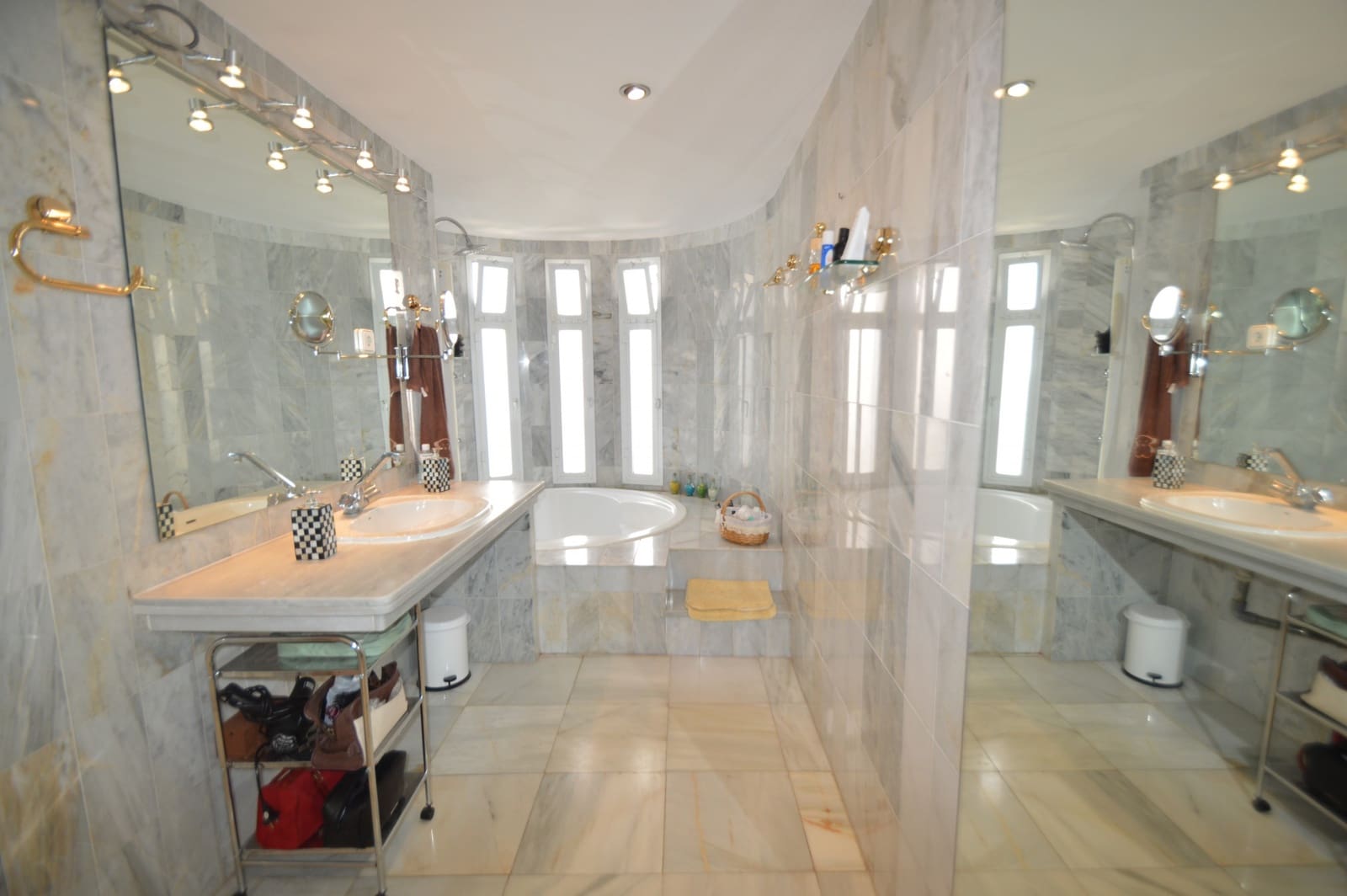 5 soveværelse Lejlighed til salg i Marbella med swimmingpool garage - € 735.000 (Ref: 5540164)