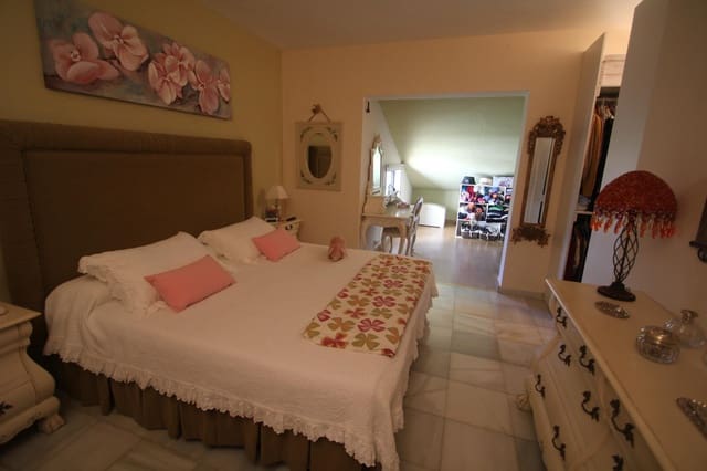 Chalet de 4 habitaciones en Mijas pueblo, Mijas en venta - 1.200.000 € (Ref: 5833725)