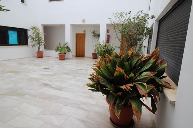 9 soverom Kommersiell til salgs i Fuengirola - € 1 550 000 (Ref: 5833739)