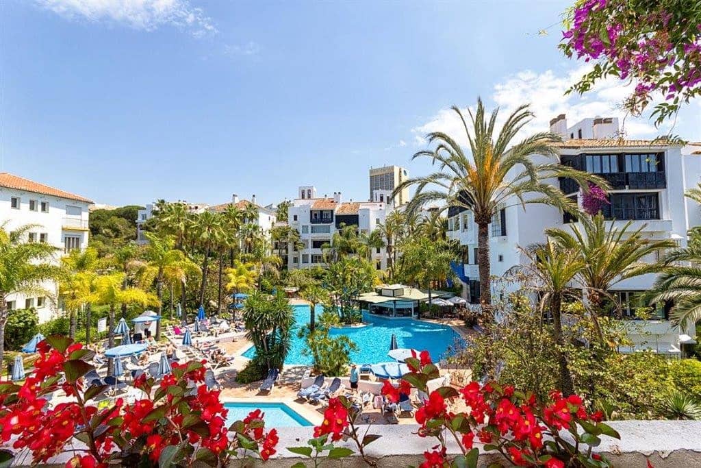 3 bedroom Apartment for sale in Marbella with pool garage - € 895,000 (Ref: 5977695)