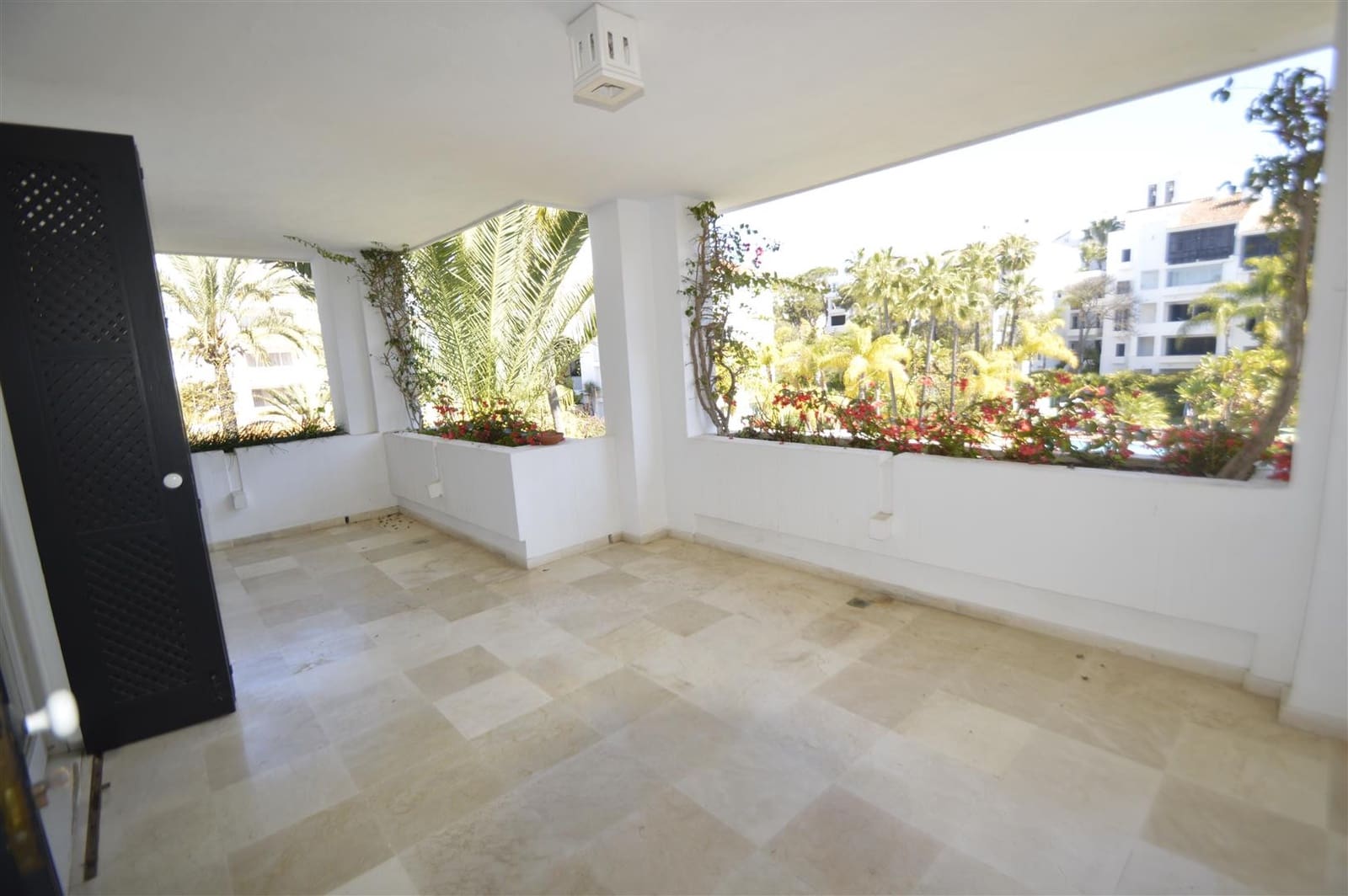 3 bedroom Apartment for sale in Marbella with pool garage - € 895,000 (Ref: 5977695)